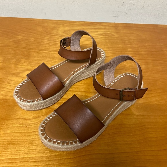 Universal Thread Shoes - Universal Thread espadrille sandals size 10 NWOB